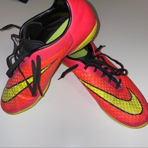 Nike Indoor Hypervenom Cleats